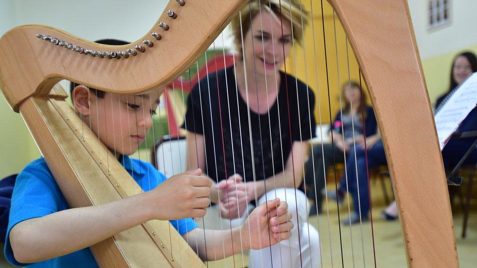 Catrin Finch hosts a harp master class