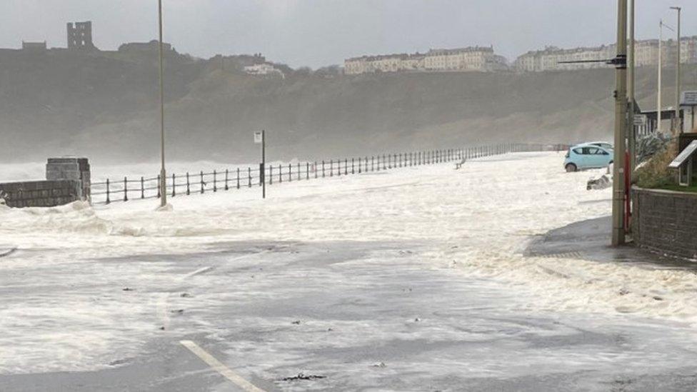 Waves in Scarborough