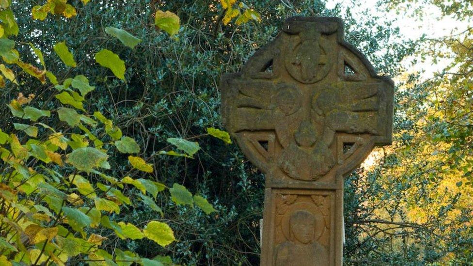 Emmeline Pankhurst's tombstone