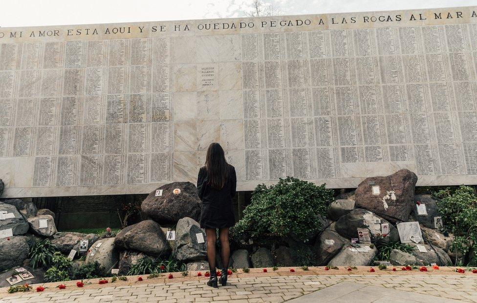 Camila Vallejo visiting the monument to the victims of the military dictatorship