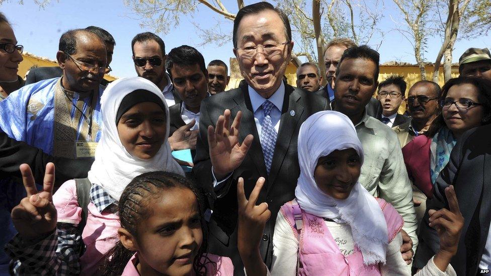 ban ki moon with saharawi child refugees