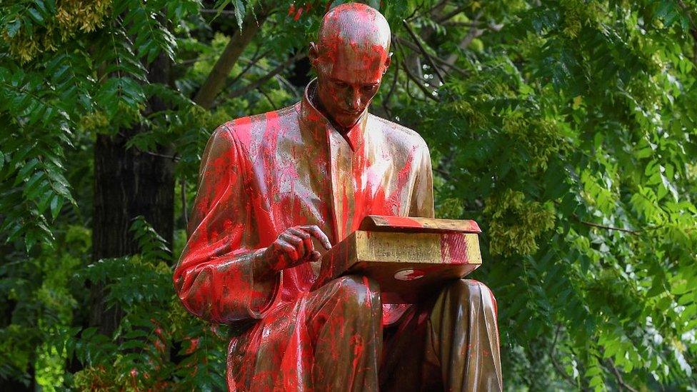 Vandalised statue of Indro Montanelli in Milan, 14 Jun 20