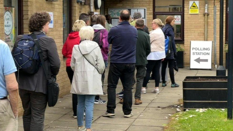 Kidlington polling station queue