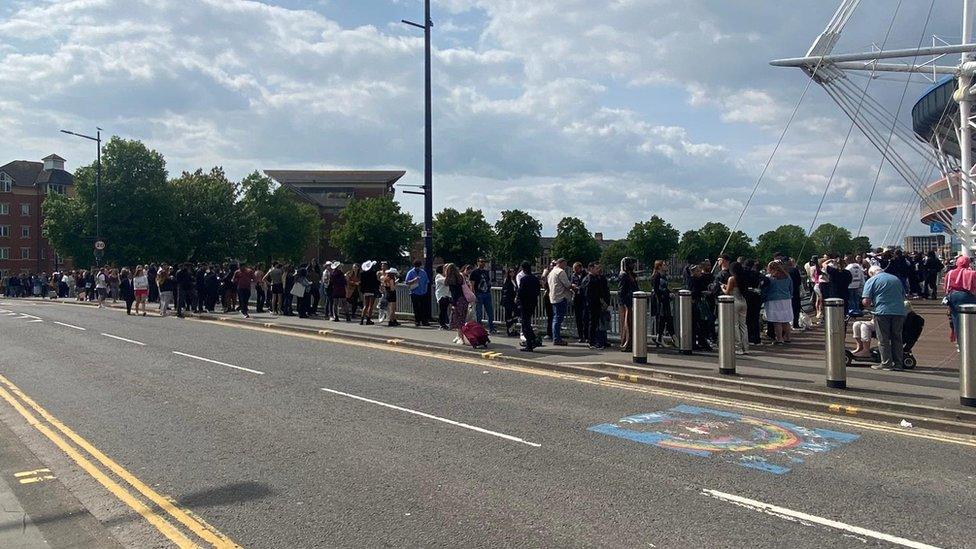 Queues on Wednesday afternoon