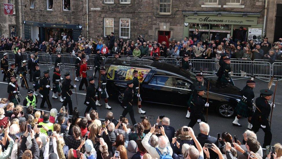 Thousands of people watched the Queen's coffin on the Royal Mile in Edinburgh