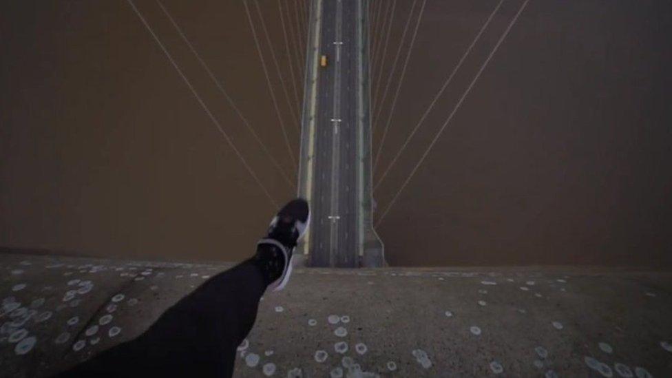 'Urban explorers' on the Humber Bridge