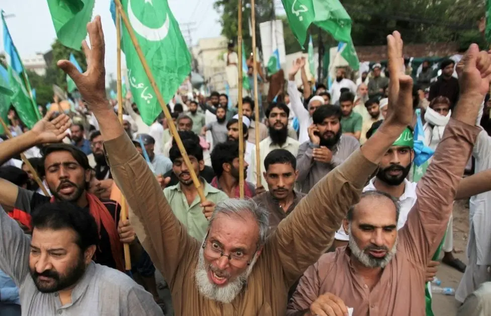 Kashmir: Why India and Pakistan fight over it