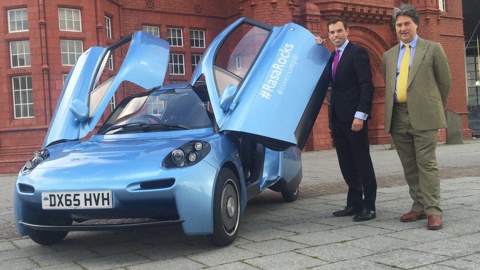 Ken Skates and Hugo Spowers, Founder of Riversimple with the hydrogen fuelled Rasa