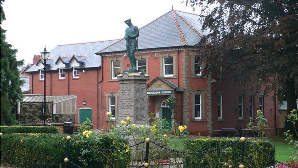 Llandrindod Wells war memorial