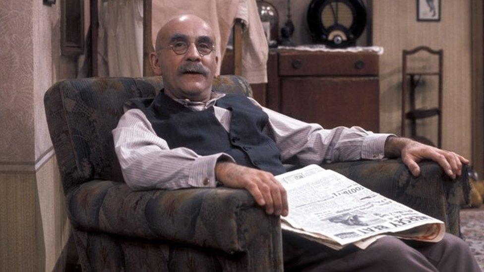 Warren Mitchell