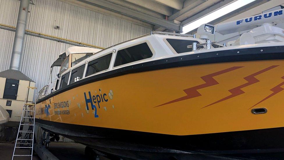 Hydrogen-powered prototype boat