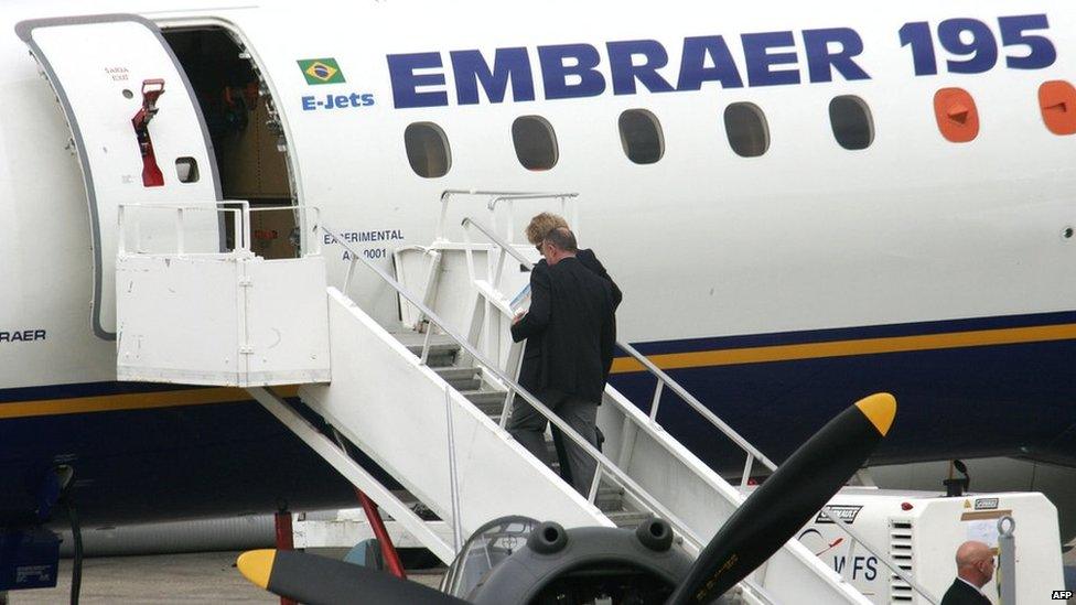 File picture of Embraer 195