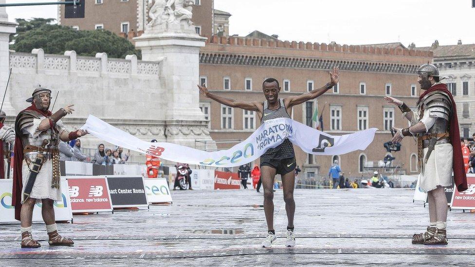 Ethiopian runner Tola Shura Kitata wins the 23rd edition of the Rome Marathon (Maratona die Roma) at the Fori Imperiali in Rome, Italy, 02 April 2017