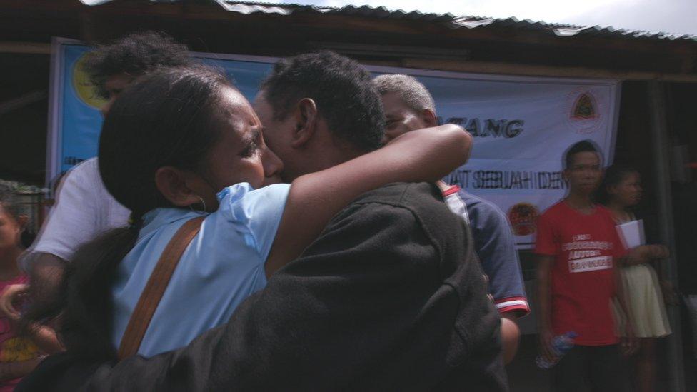 Alberto Muhammad reunited with his family