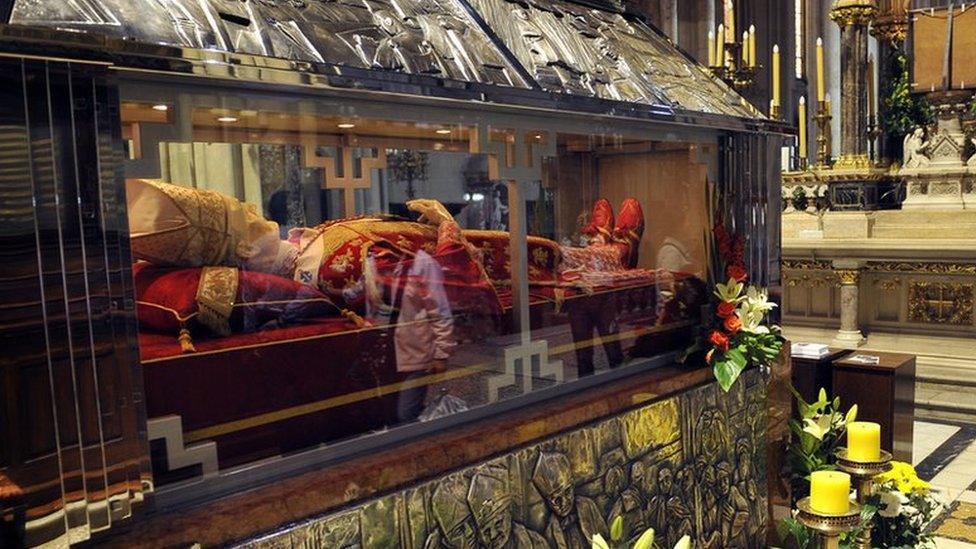 Tomb of beatified Cardinal Alojzije Stepinac in Zagreb cathedral, 31 May 11