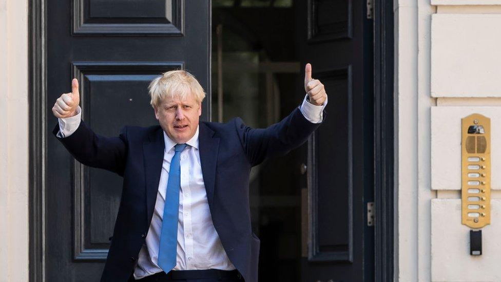 Boris-Johnson-gives-thumbs-up-to-camera