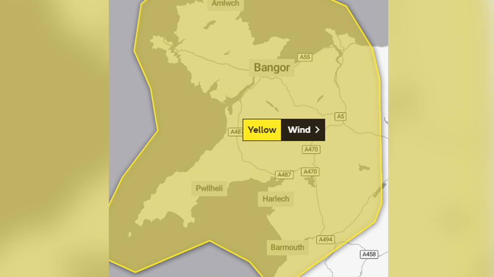 Met Office warning strong winds Wales