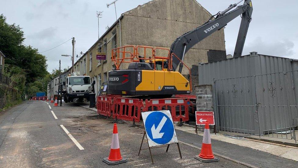 Cyfyng Road being demolished