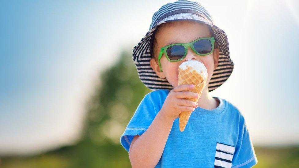 boy-eating-icecream.