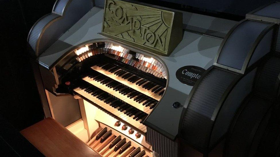 The Compton organ