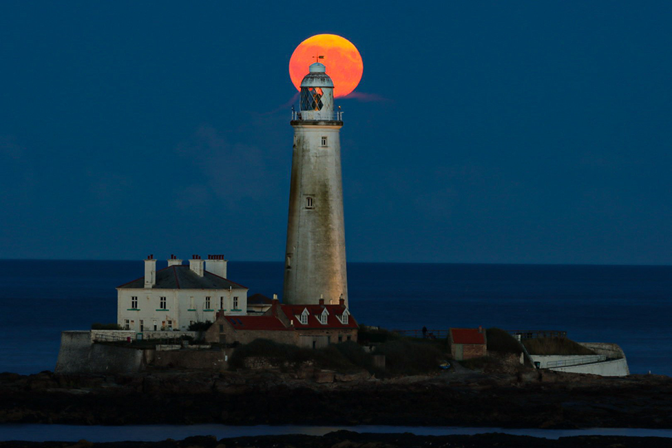 Supermoon over Whitley Bay at St Mary’s lighthouse