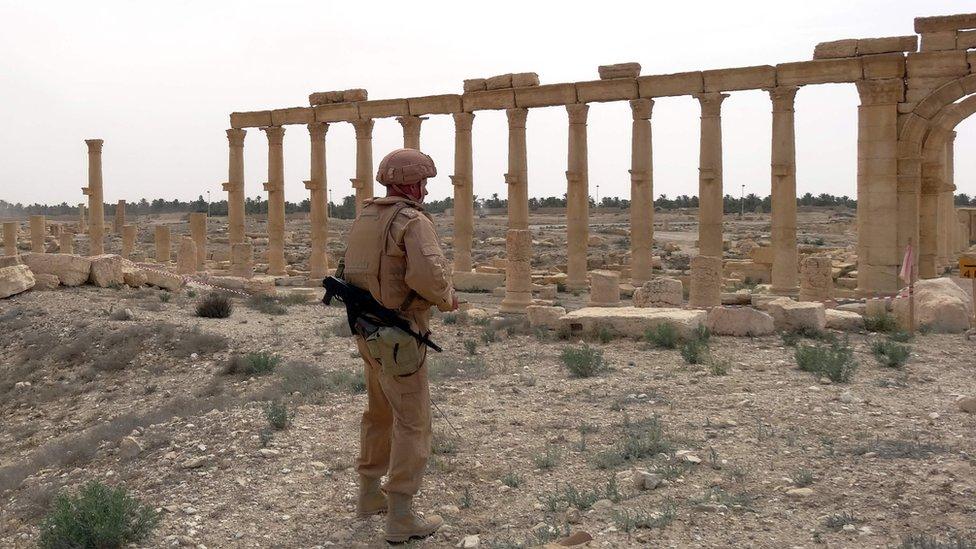 Palmyra - a Russian soldier in the ancient ruins, 7 Apr 16