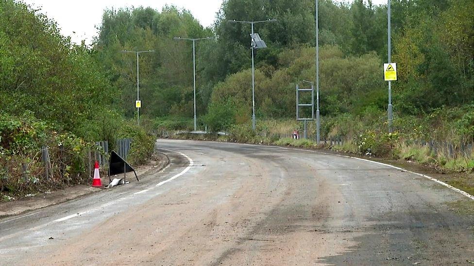 carriageway cleared of rubbish