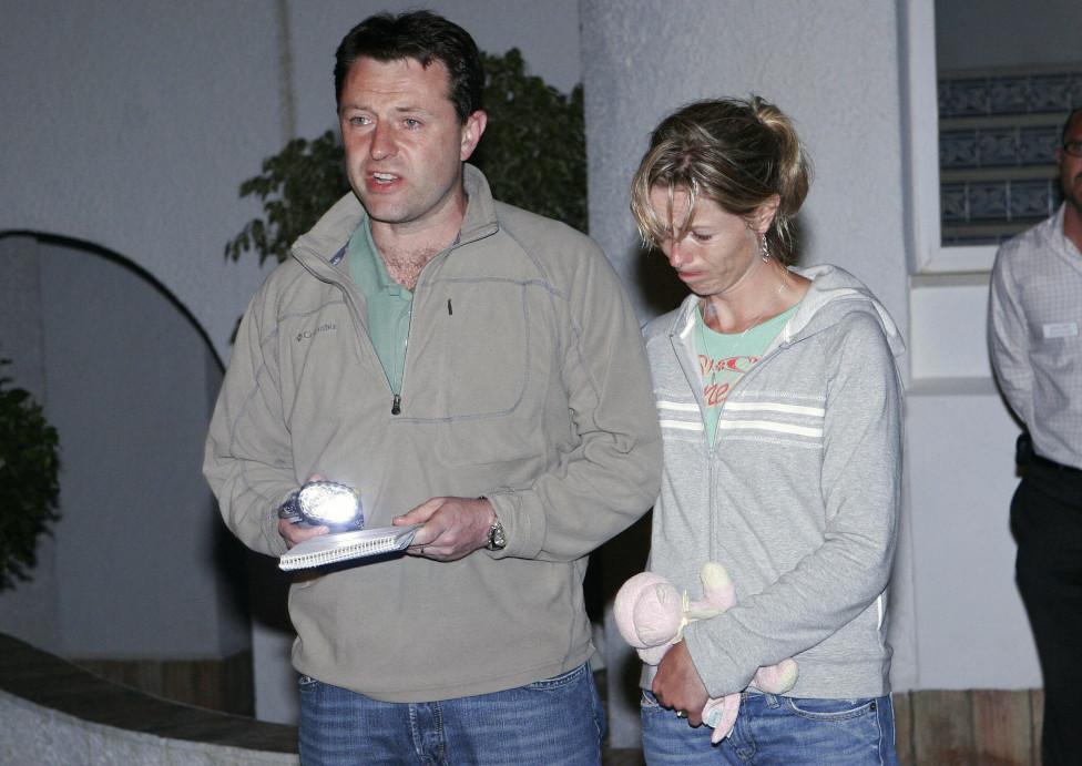 Gerry and Kate McCann speak to the press on 4 May 2007 at the Ocean club apartment hotel in Praia de Luz in Lagos.