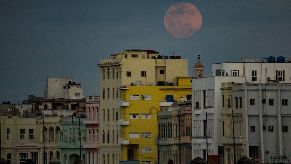 moon-in-havana.