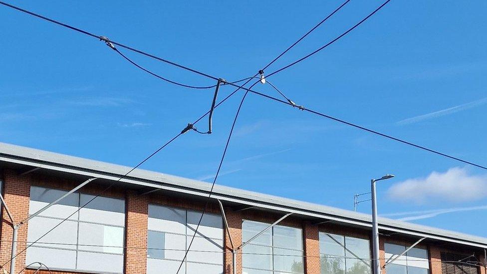 A photo of the overhead lines in Beeston