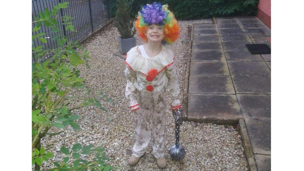 SCARY-CLOWN-COSTUME-KID