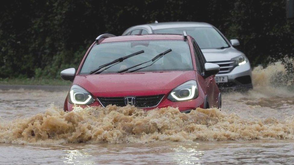 Cars in flooding