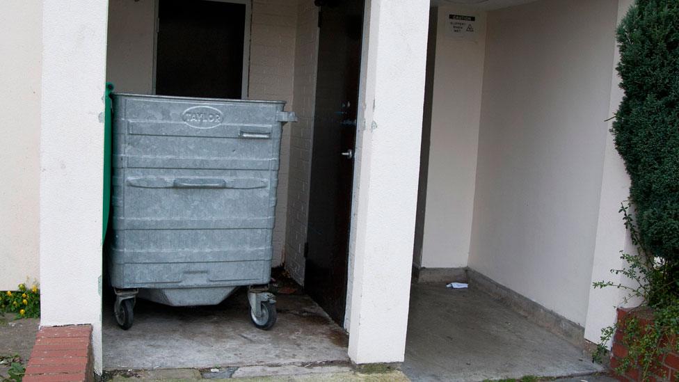 Murder probe in Essex Close, Luton