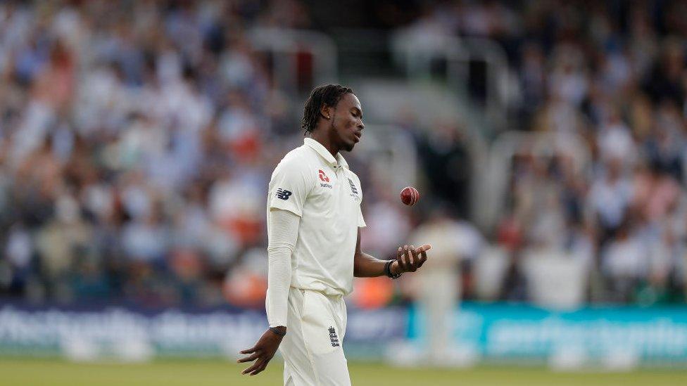 Jofra-Archer-bowling.