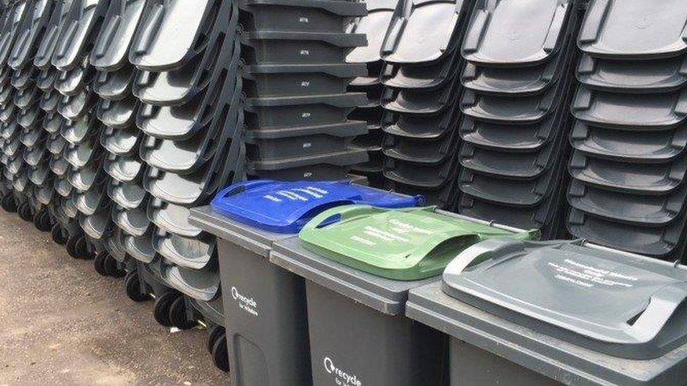 Bin store