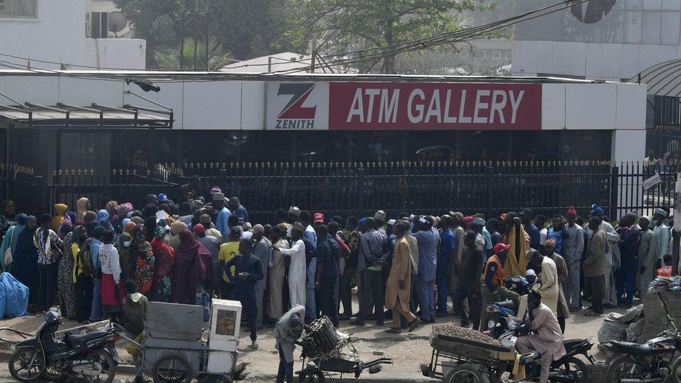 A long queue for cash in Kano, northwest Nigeria on 8 February