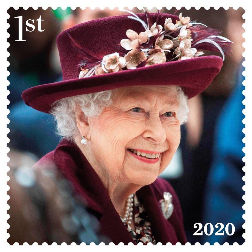 2020 stamp of the Queen on a visit to the MI5 headquarters in 2020