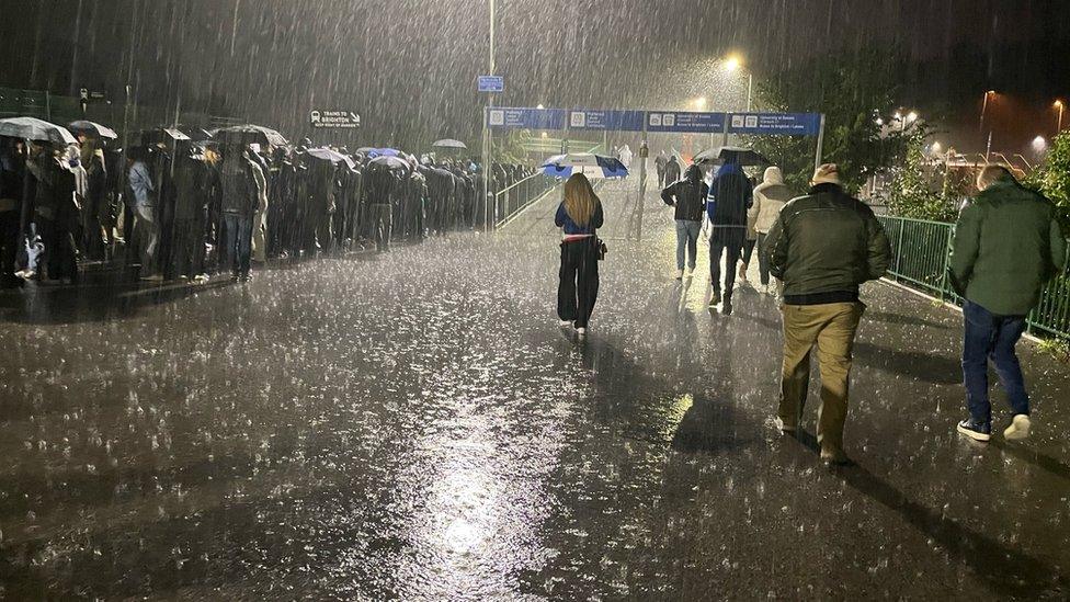 Torrential rain after the Europa tie