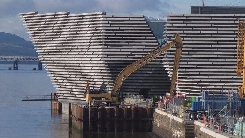 V&A cofferdam removal