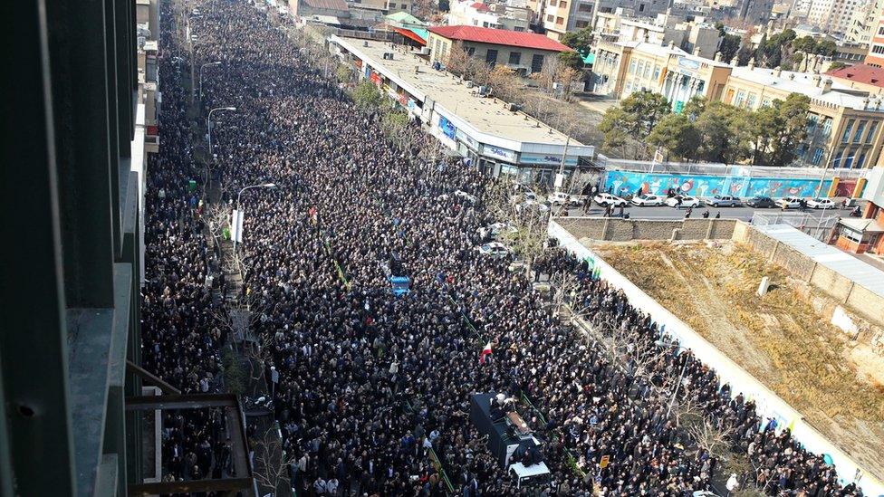 People attend the funeral ceremony of Akbar Hashemi Rafsanjani in Tehran, Iran (10 January 2017)