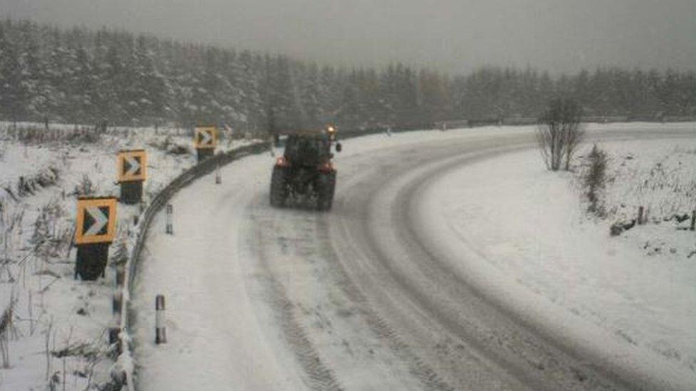 gritter on A68