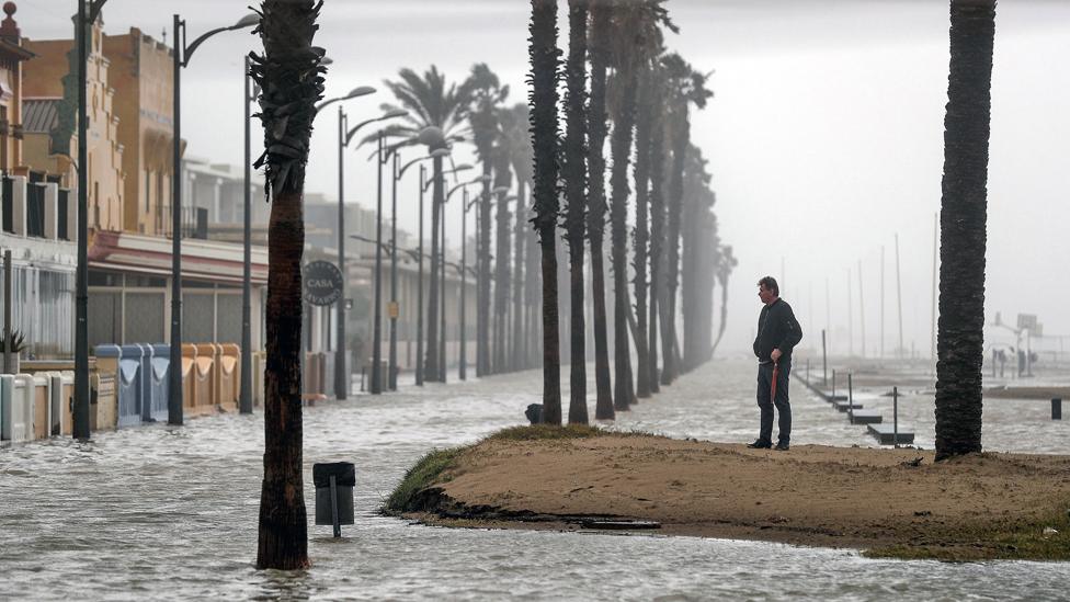 Flooded promenade, Valencia, 21 Jan 20