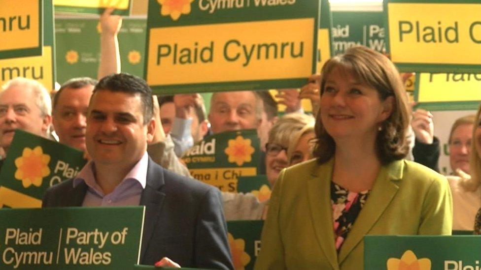 Neil McEvoy a Leanne Wood