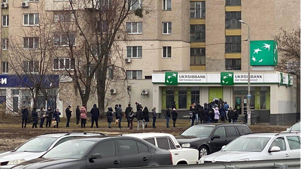 Kyiv bank queues