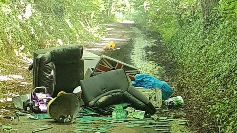 Fly-tip in Foxes Lane, West Wellow - May 2023