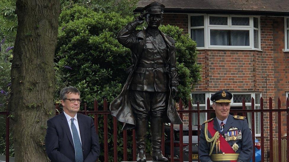 General Wladyslaw Sikorski statue Newark