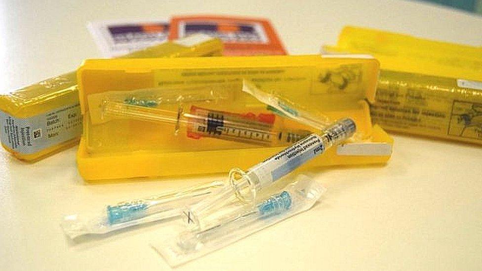 Naloxone kit