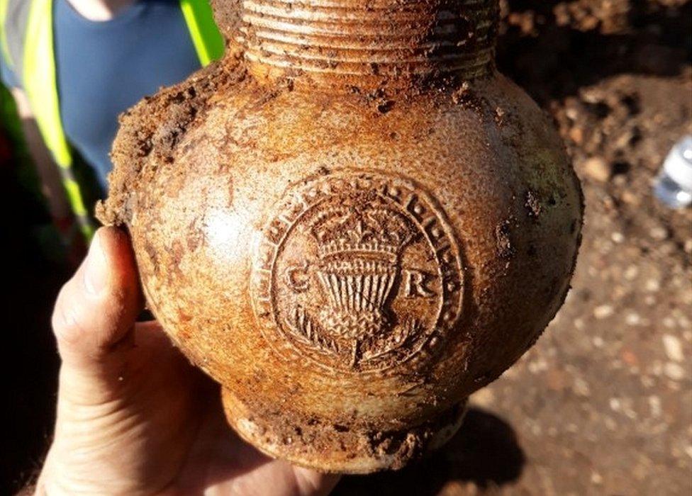 Late 17th century tavern mug with a Royalist medallion of Charles II