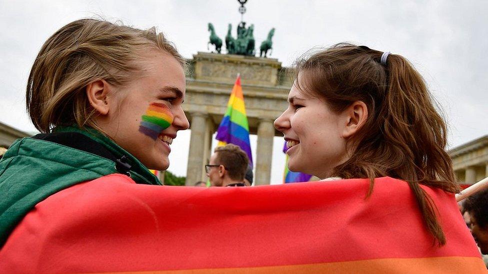 Lesbian couple in Berlin, 30 Jun 17