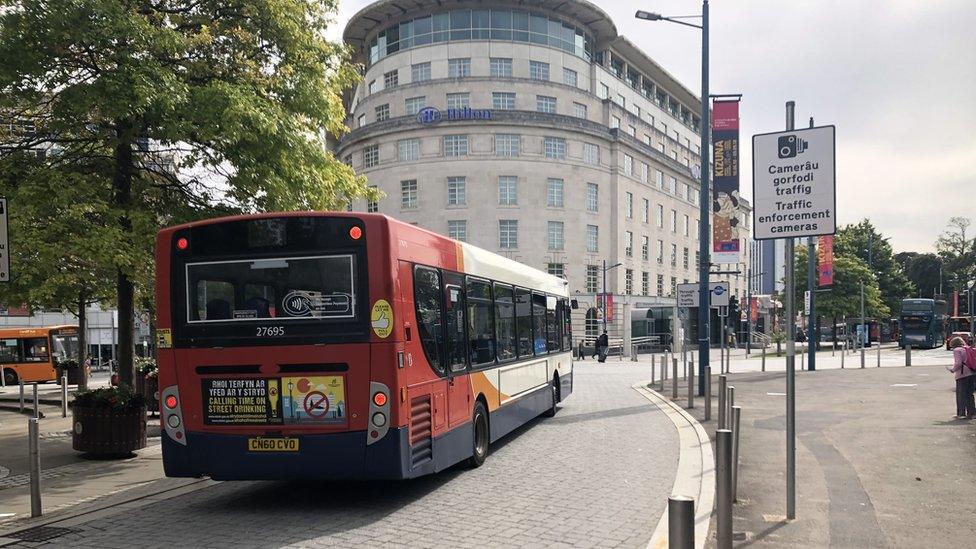 A bus on Kingsway, Cardiff